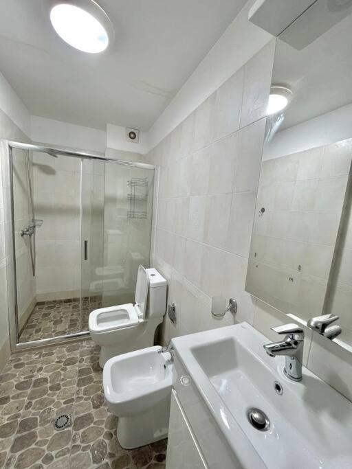 Studio Flat In The City Center Tirana Buitenkant foto